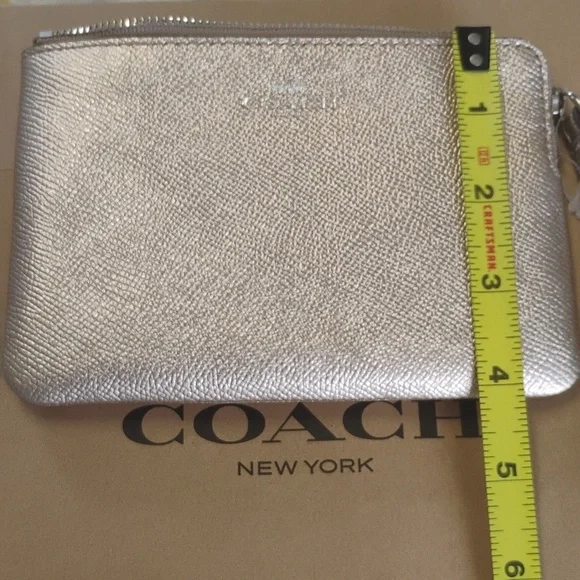 Coach Gold Wristlet Nwot. F21070 - Picture 4 of 4
